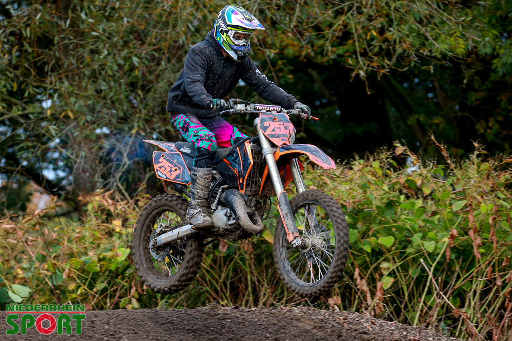 OpenTrack2024_Sonntag_Hobbyfahrer_074 | Bildergalerie von Sport-Ereignissen aber auch von weiteren spannenden Dingen - nicht nur vom Niederrhein. In Anlehnung an den bekannten Spruch von Hanns Dieter Hüsch heißt das Motto: "Niederrhein ist überall".  - Realisiert mit Pictrs.com