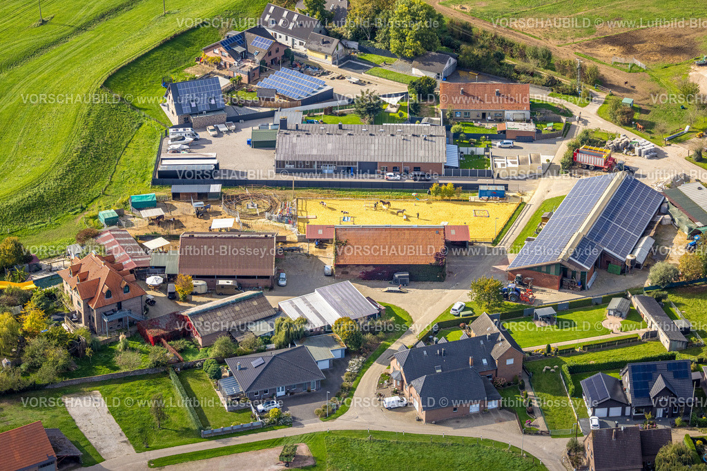 Rees251004919 | Luftbild, Pferdetraining Reitanlage Ulmenweg, Esserden, Rees, Niederrhein, Nordrhein-Westfalen, Deutschland
