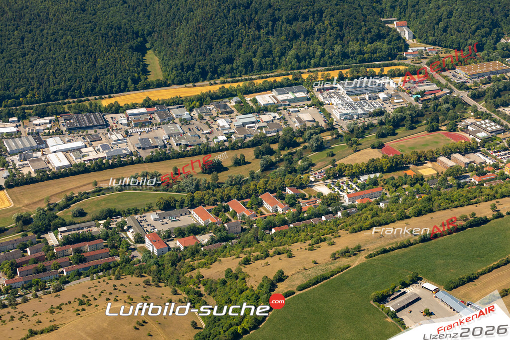 Das Luftbild der Stadt Eichstätt wurde 2022 vom Flugzeug heraus erstellt (keine Drohnen-Aufnahmen) Aufnahmehöhe ca.450 Meter- hohe Bildauflösung und Druck-Qualität. Garantiert!