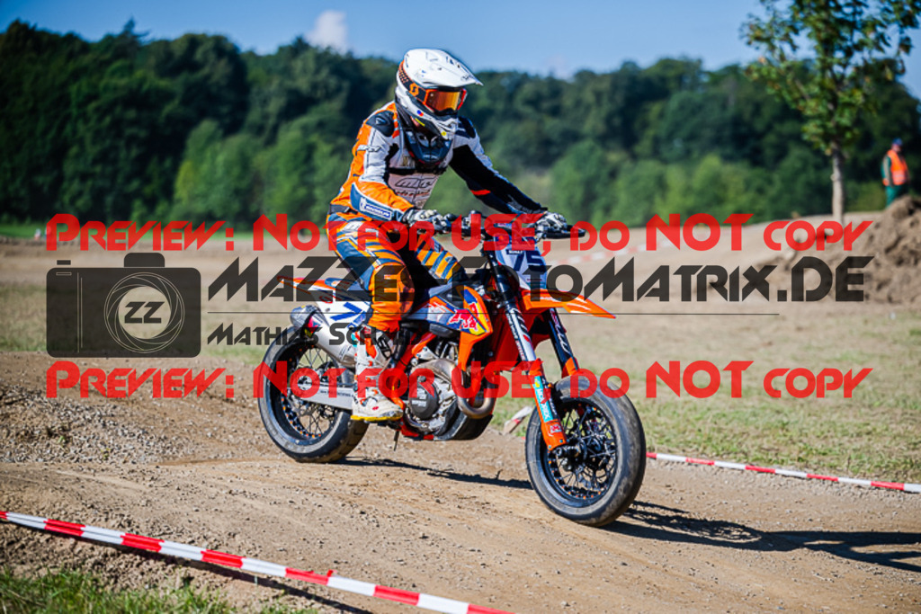 MaZZes_FotoMatrix_220904_3784 | UE40