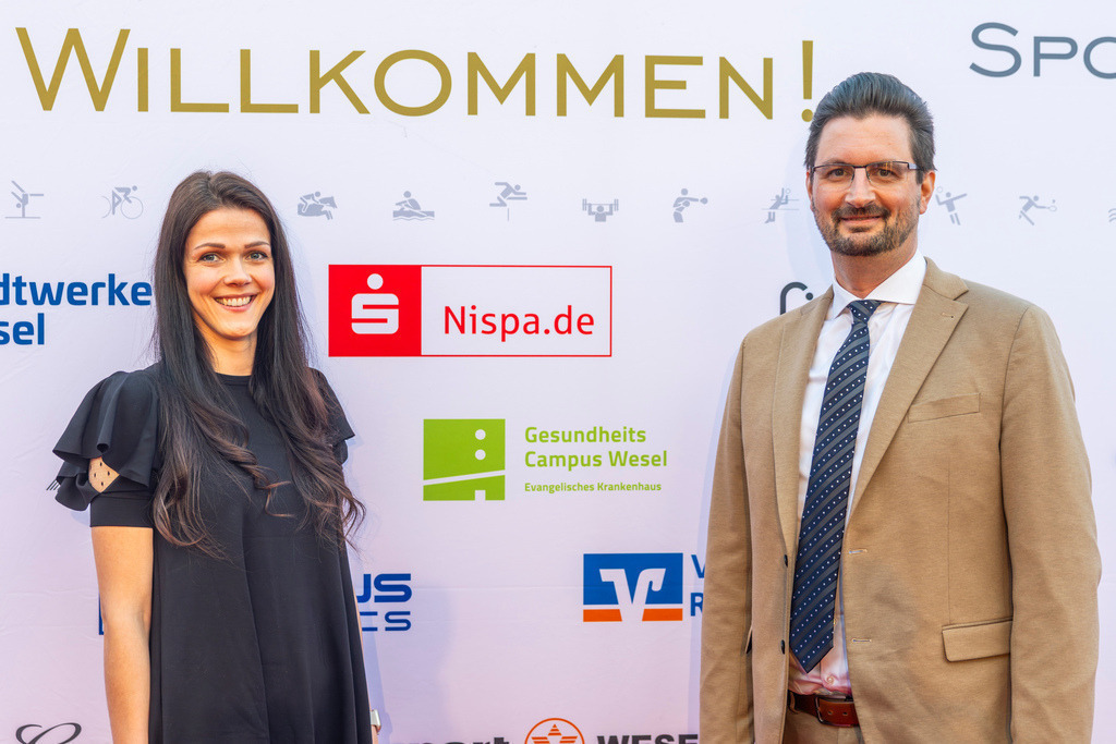 top-top.de 260306-215 | Foto, Video, Fotografie, Videografie, Fotobox, DJ, Discjockey, Musik, Musikbox, Veranstaltung, Photobooth, Amazon, Ebay, Buchtipp, Bestseller, Autor, Verlag, Buch, Wesel, Hamminkeln, NRW, Dinslaken, Rees, Drohne, Hochzeit, Party, Fotobox, Wesel, Fotograf