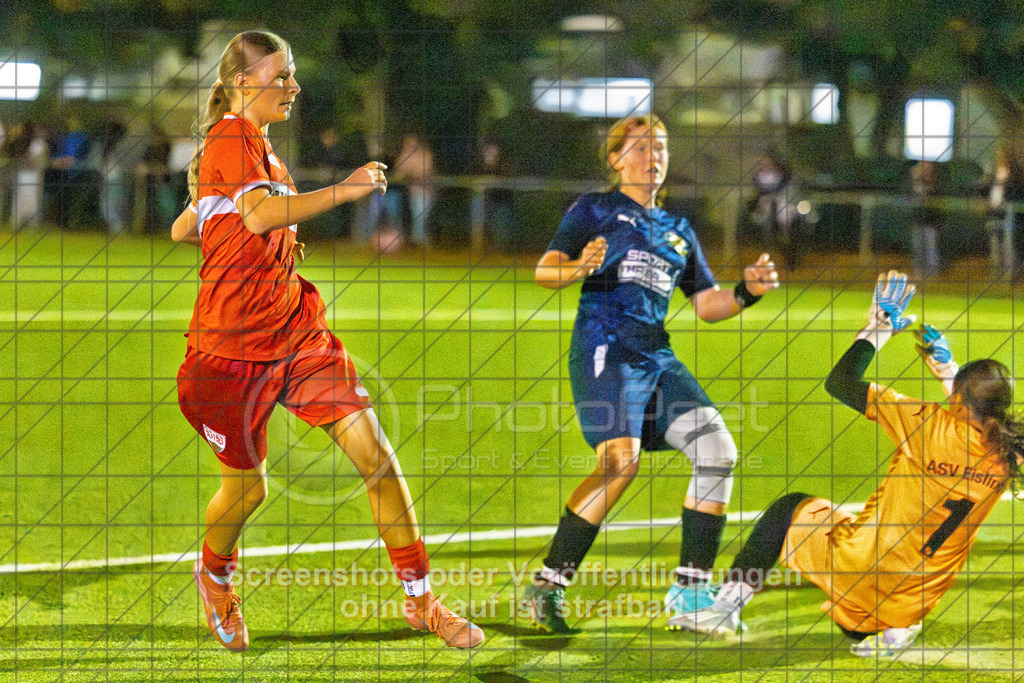 20261007_195038_0210-Bearbeitet_(c)_by_PhotoPeet | #,ASV Spartania Eislingen (blau) vs. VFB Stuttgart (rot), Fußball, Verbandspokal der B-Juniorinnen,  Saison 2026/2027, Kunstrasenplatz, Öschhalle, 73054 Eislingen, 07.10.2026 - 18:30 Uhr,Foto: PhotoPeet / Sport- &amp; Eventfotografie / Peter Harich