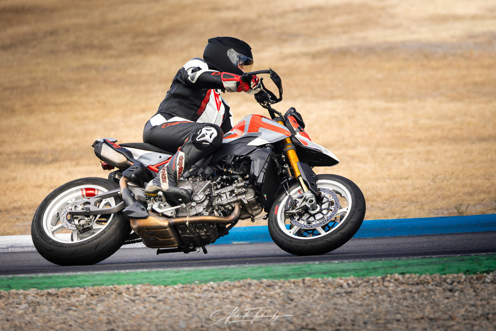 Ducati Trackday Hockenheimring 2026 | Entdecken Sie die faszinierende Welt von Alexander Tschuncky Arts: Kreative Fotografie, atemberaubende Automobilkunst und hochwertiger Bilderdruck. Lassen Sie sich inspirieren! - Realisiert mit Pictrs.com