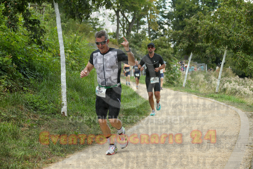 250824_1355_EX1_4293 | Sportfotografie im Rhein-Sieg Kreis, Köln, Bonn, NRW, Rheinland Pfalz, Hessen, etc. Unser Tätigkeitsfeld umfasst den Laufsport vom Volkslauf über den Marathon, Duathlon, Triathon bis zum Ultralauf wie Kölnpfad Ultra oder Schindertrail.