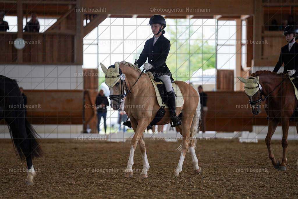 FAH09353 | Turnierbilder, Reitsportfotos, LAPO, Landesponyturnier, Turnierfotografen Bayern
