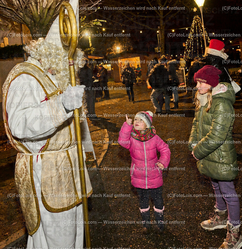 ALP7677_Wieselburger Advent_Nikolaus | (C)FotoLois.com, Alois Spandl, Wieselburger Advent im Schlosspark, Besuch durch den Hl. Nikolaus und seinen Krampussen, Sa 3. Dezember 2022.