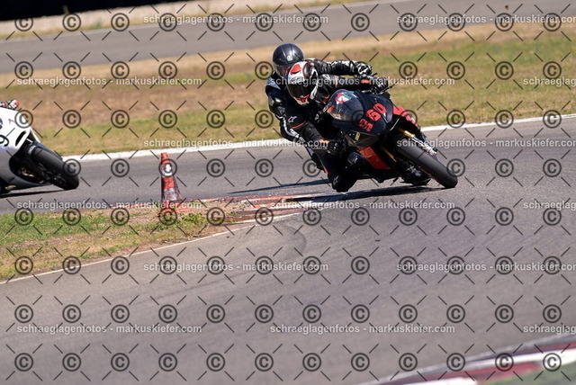 26bt04-1821 | markuskiefer.com - Realisiert mit Pictrs.com