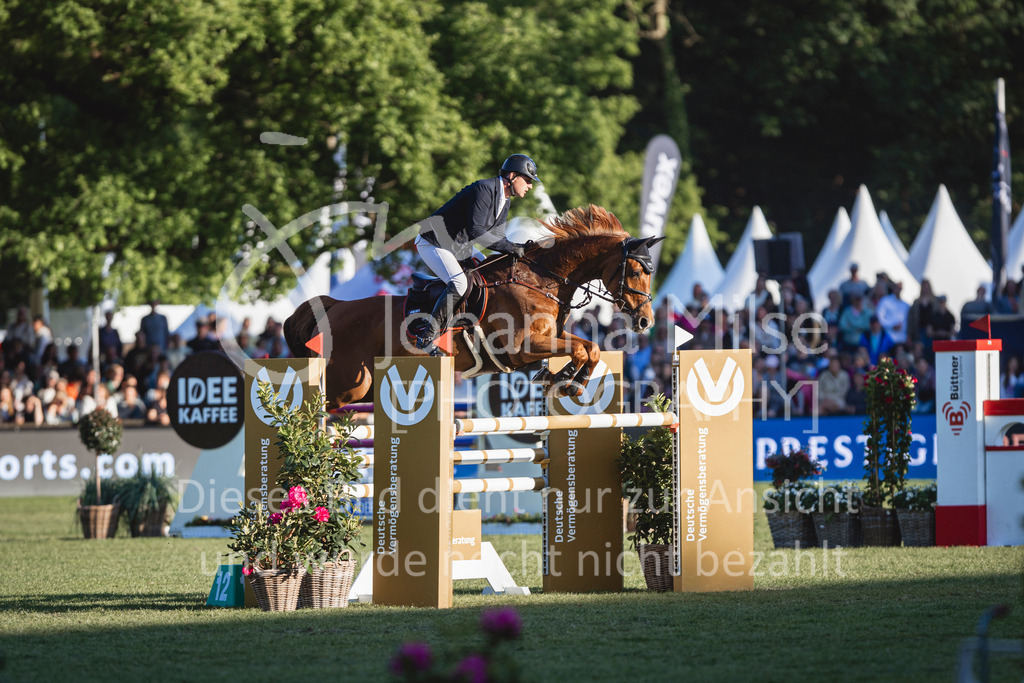 240511_Hamburg_SpeedDerby-233 | Deine schönsten Turniermomente als professionelle Fotos! Entdecke hochwertige Pferdesport-Fotografie im Online-Shop. Jetzt Fotos finden & bestellen!