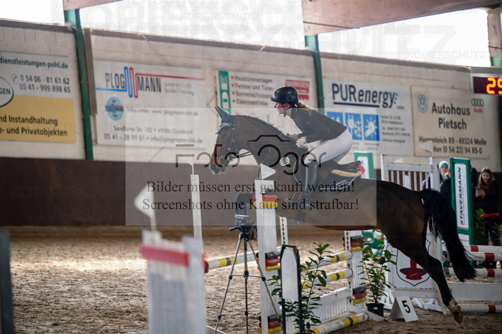 Hallenreittunier Voxtrup 2023 | Entdecke hochwertige Reitturnierfotos von Foto Oger. Professionell, emotional und authentisch – jetzt Lieblingsmomente im Shop bestellen.Deutschlandweite Turnierfotografie. - Realisiert mit Pictrs.com