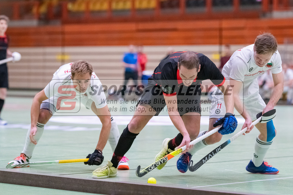 HK_20230113_102703 | 1. Bundesliga ( Halle ) Herren Crefelder HTC - DSD Düsseldorf am 13.1.2023 Crefelder HTC  ( CHTC ) Halle Glockenspitz , Krefeld , Chris Reinersmann ( DSD Düsselorf #9 ) , Elias Friedrich ( Crefelder HTC #11 ) , van Ehren Christian ( Crefelder HTC #16 )