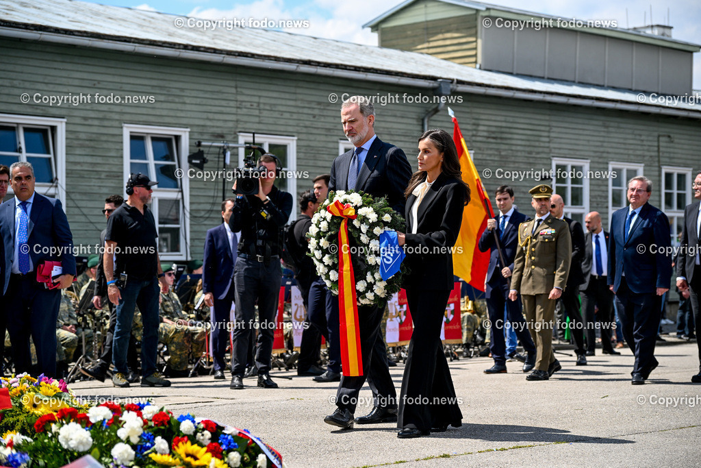 Internationale Gedenk- und Befreiungsfeier Gedenkstaette Mauthausen 2025_ 11.05.2025-191 | 11.05.2025, Mauthausen, AUT, Internationale Gedenk- und Befreiungsfeier Gedenkstaette Mauthausen 2025, 80 Jahre Befreiung KZ Mauthausen im Bild Delegation Spanien, Felipe IV, Koenig von Spanien (Felipe Juan Pablo Alfonso de Todos los Santos de Borbon y Grecia), Dona Letizia, Koenigin von Spanien
