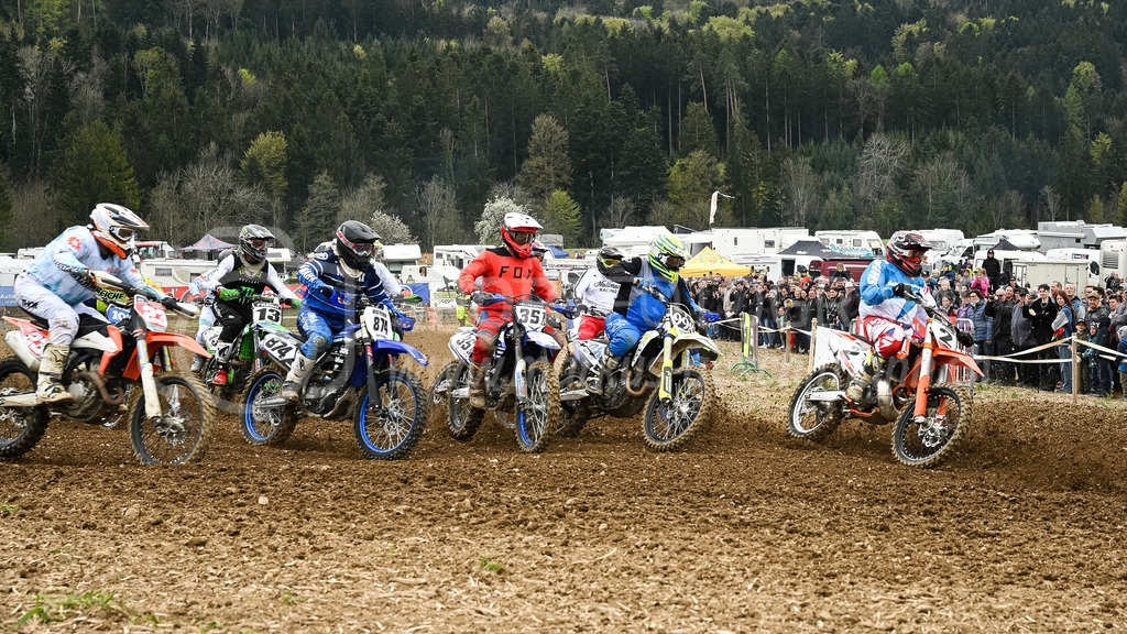 Motocross Schlatt bei Winterthur - 30. April 2023 | Start in der Kategorie Senioren am Motocross Schlatt bei Winterthur, 30. April 2023. 
Instagram: @mx_schlatt | @mc_wila | @sam_schweiz
Bild: Sportfotografie Markus Aeschimann | www.markus-aeschimann.ch - Realisiert mit Pictrs.com