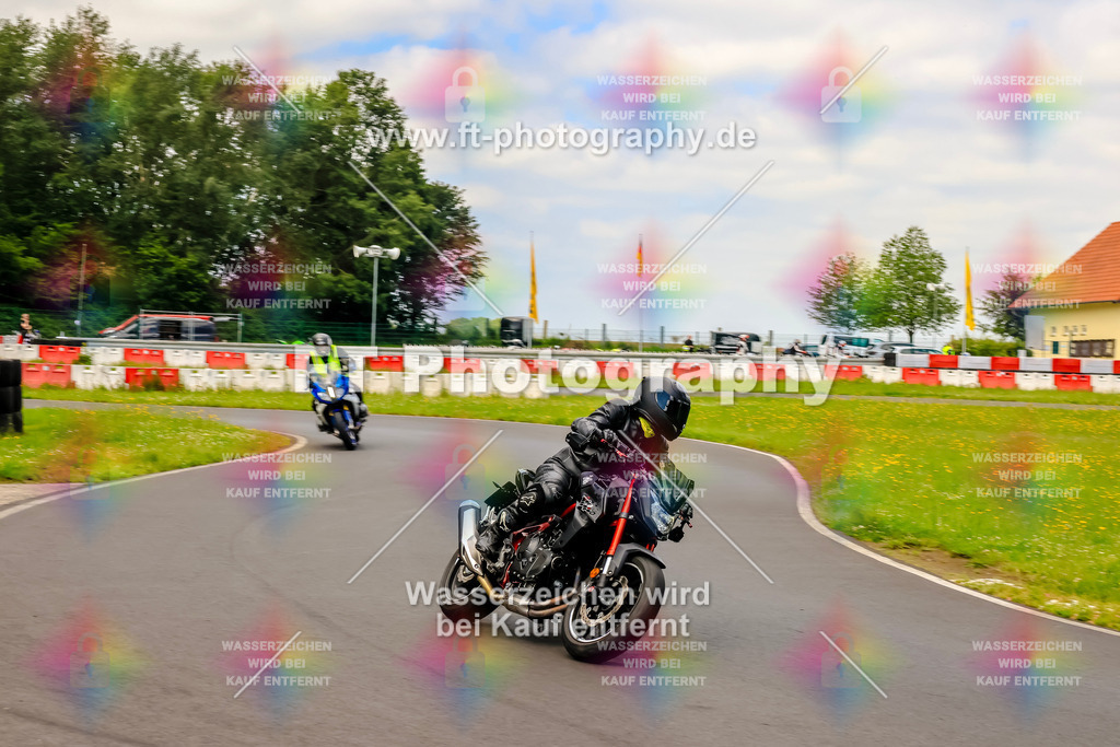 VBK-8220 | Hier findet Ihr Bilder von Touristenfahrten auf der Nürburgring Nordschleife oder von anderen Veranstaltungen die ich besucht habe. Viel Spass beim Durch Schauen 