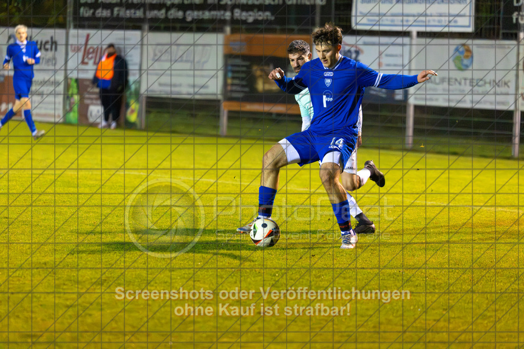 20261015_205143_0276_(c)_by_PhotoPeet | #,TSG Salach (türkis) vs. VfB Neuffen (blau), Fußball, Bezirksliga - Bezirk Neckar/Fils, 08. Spieltag, Saison 2026/2027, Rasensportplatz, Staufenecker Straße, 73084 Salach, 15.10.2026 - 19:30 Uhr,Foto: PhotoPeet / Sport- &amp; Eventfotografie / Peter Harich