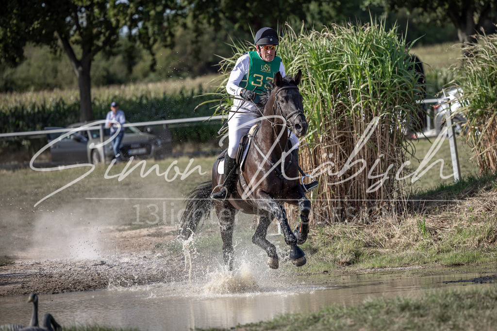 20250907-_3LI3392 | Tierfotografie Pferde, Hunde, Katzen, Haustiere.
Turnierfotografie Reitturniere, Reiten, Springreiten, Dressur in Hanau, dem Main-Kinzig-Kreis und dem Rhein-Main- Gebiet um Frankfurt