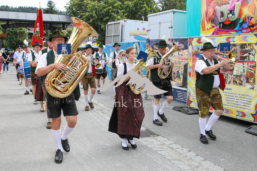 OE7A1793 | die Festeröffnung in Zwiesel mit prominentem Besuch, Ministerpräsident Markus Söder sowie Minister Hubert Aiwanger.