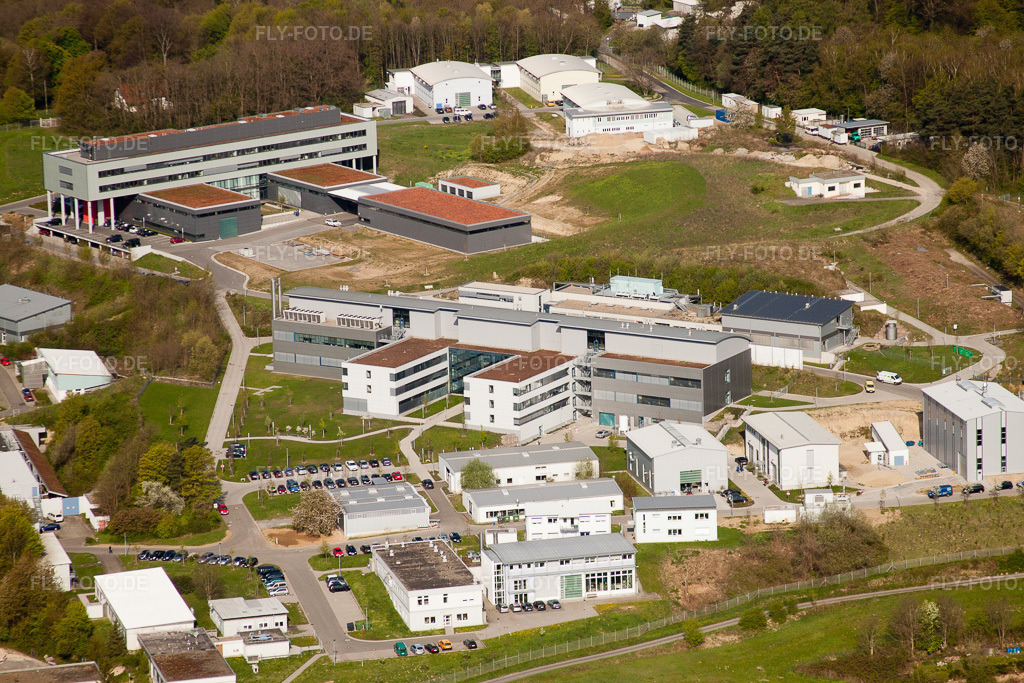 Luftbild: Pfinztal, Fraunhofer-Institut für Chemische Technologie (ICT) im Ortsteil Berghausen in Pfinztal im Bundesland Baden-Württemberg in Deutschland. Foto: IMG_26015.jpg vom 23.04.2010 durch Werner Riehm/FLY-FOTO.de
