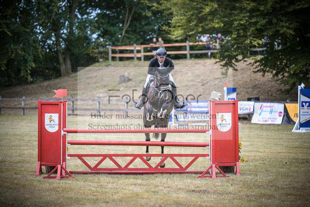 DOS_0439 | Entdecke hochwertige Reitturnierfotos von Foto Oger. Professionell, emotional und authentisch – jetzt Lieblingsmomente im Shop bestellen.Deutschlandweite Turnierfotografie. - Realisiert mit Pictrs.com