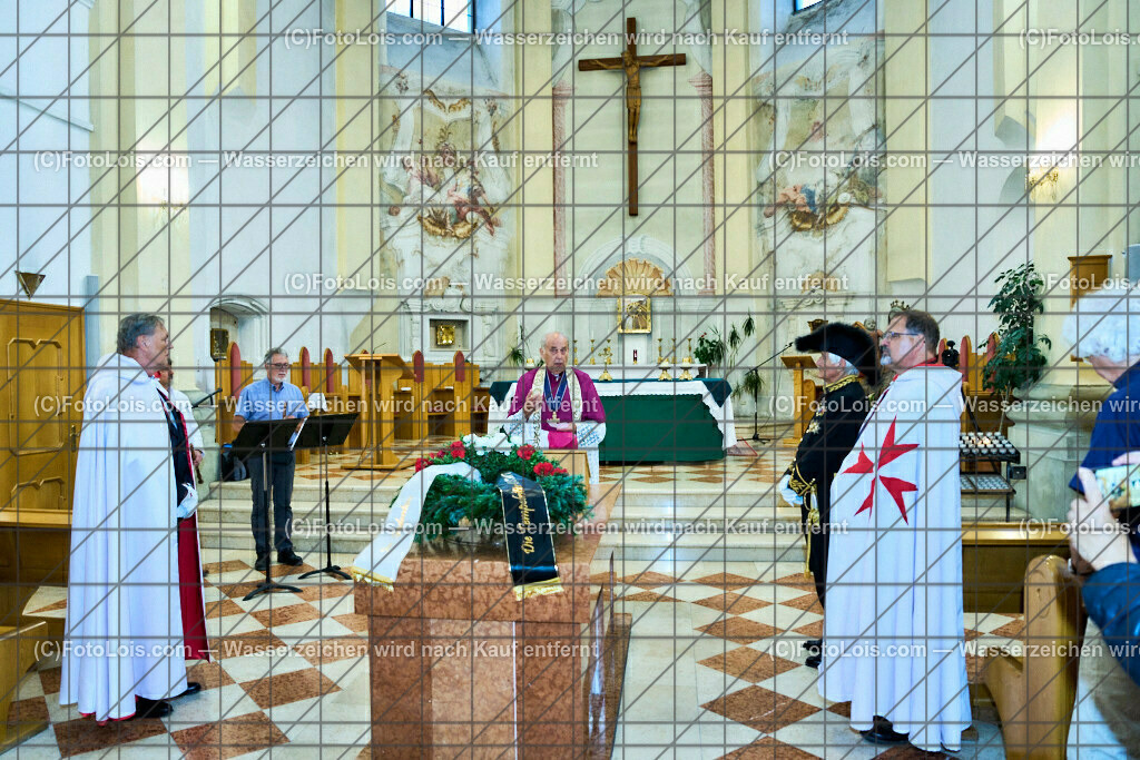 ALP3739_Jeanne de Ferrette_Kranzniederlegung_Johanna von Pfirt_Templer Orden | (C)FotoLois.com, Alois Spandl, 700stes Hochzeitsjubiläum - Albrecht II. mit Johanna von Pfirt in Thann (FR) im März 2024. Empfang des Organistionskommitees aus der Region Ferrette (Pfirt)/Thann aus dem Elsass mit Empfang durch die Stadtgemeinde und Bezirkshauptmannschaft Scheibbs im Schloss Scheibbs und anschließender Kranzniederlegung in der Kartausenkirche über der Krypta des Gründerehepaares durch Mitglieder des Templer Ordens im Beisein von Mitgliedern der Goldhaubengruppen, Fr 22. September 2023.