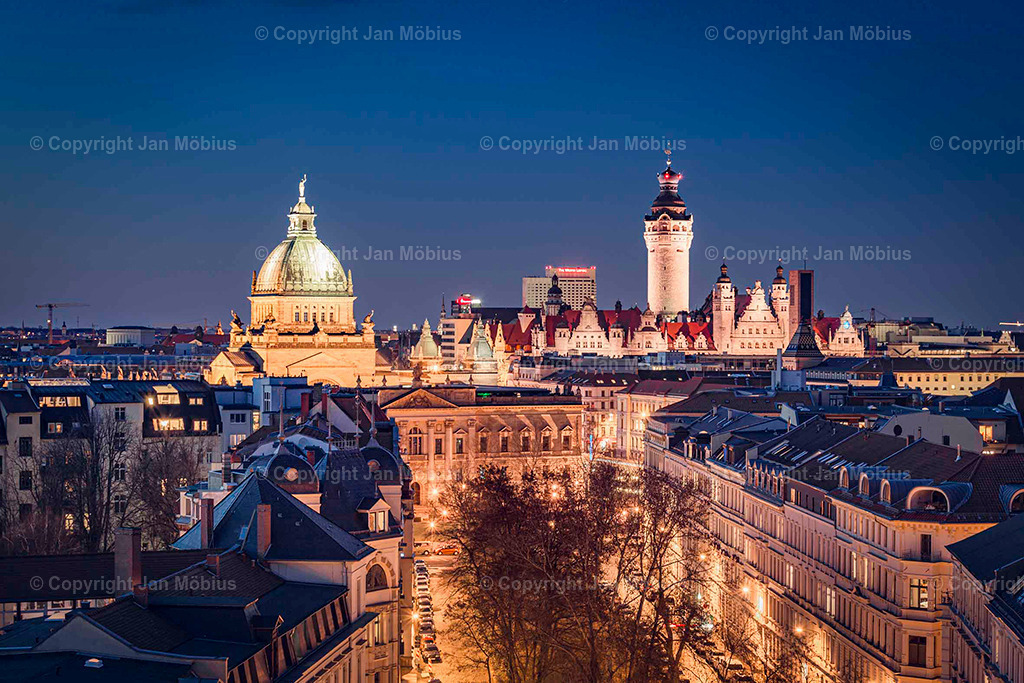 Leipzig von oben | Die Leipzig Skyline von oben ist ein echtes Highlight für Fotofans, Städtereisende und alle, die Leipzigs Kontraste zwischen Historie und Moderne schätzen – von City-Hochhäusern über Uni-Riese bis Völkerschlachtdenkmal und jede Menge Grün drumherum. - Realisiert mit Pictrs.com