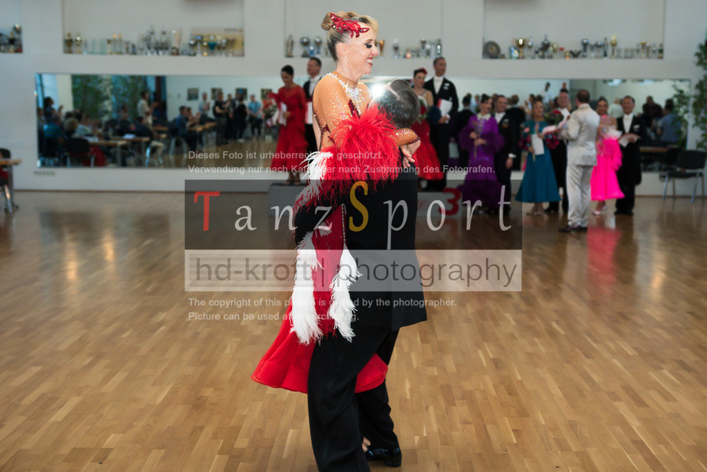 20240525_RL-Masters3-Std_8A8679 | Tanzsportbilder, Standardtanz, Lateintanz, WDSF, DTV, LTVB, dancecomp, goc, hessen tanzt, blaues band der spree, walzer, tango, wiener walzer, slowfox, quickstepp, samba, rumba, cha-cha-cha, paso doble. jive, hd-kroft photography, turniertanzsport