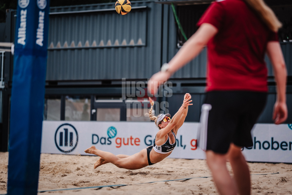 Beachvolleyball | Männer | Allianz German Beach Tour 2025 | Tourstop Hamburg | 31.05.2025 | Melanie Paul springt zum Ball