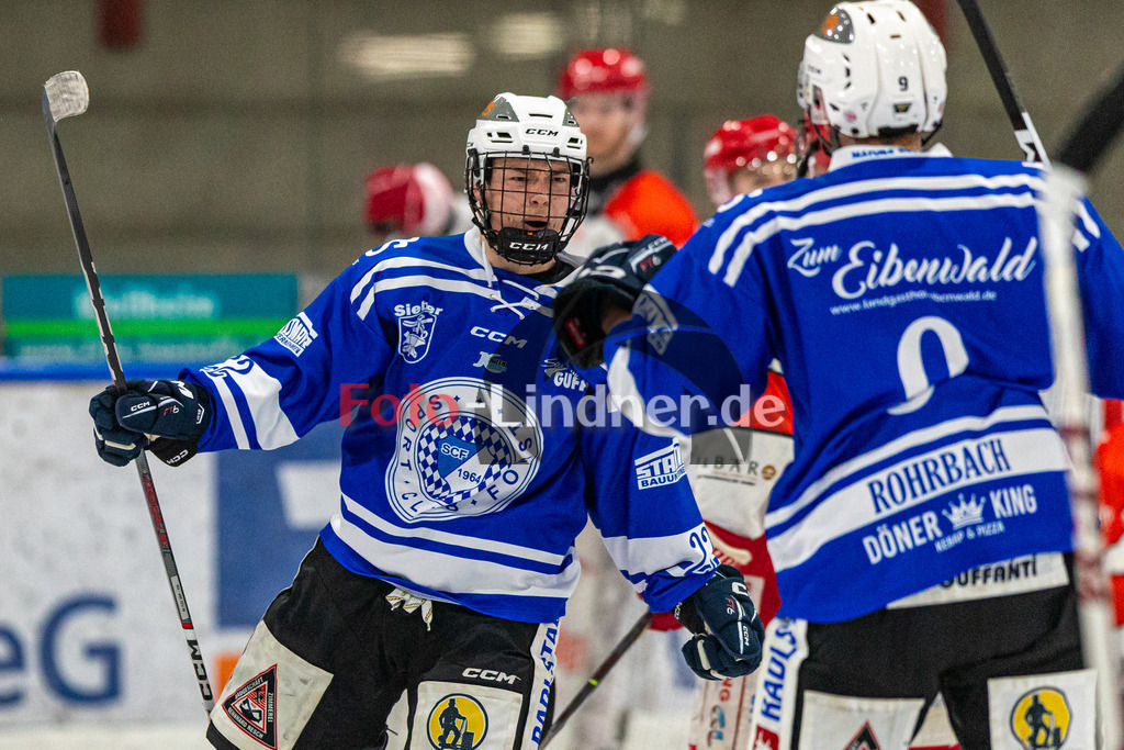 Achtelfinale Spiel 1 SC Forst vs EV Pegnitz ICE DOGS | Eishockey Landesliga Playoffs 2023/2024, Achtelfinale Spiel 1 SC Forst vs EV Pegnitz ICE DOGS, 20240218,
Tor Magnus OSTLER (Nature Boyz 22),
2024-02-18 in Peißenberg (Eisstadion)
22 Magnus OSTLER (Nature Boyz 22)
Copyright: WolfgangxLindner foto-lindner.de