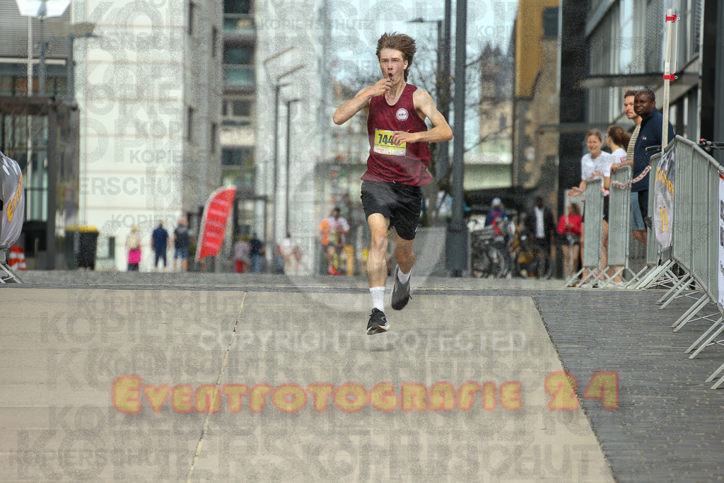 250920_1319_EX1_4036 | Sportfotografie im Rhein-Sieg Kreis, Köln, Bonn, NRW, Rheinland Pfalz, Hessen, etc. Unser Tätigkeitsfeld umfasst den Laufsport vom Volkslauf über den Marathon, Duathlon, Triathon bis zum Ultralauf wie Kölnpfad Ultra oder Schindertrail.
