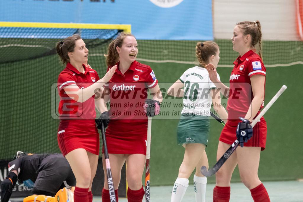 SFE_20230114_0097 | 1. Bundesliga Hockey Damen Rot-Weiss Köln - Uhlenhorst Mülheim am 14.01.2023 in Köln (KTHC Stadion Rot-Weiss Köln Tennis and Hockey Club), Photo: Stephan Fehrmann 2022 (Sports-Gallery),Katharina Hüls ( Rot-Weiss Köln #12 ) ,Pia Maertens ( Rot-Weiss Köln #35 )