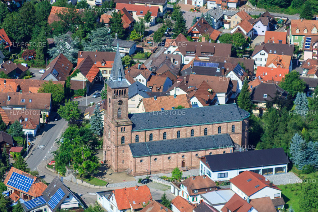 St. Leonhard | Luftbild: St. Leonhard im Ortsteil Aspich in Lauf im Bundesland Baden-Württemberg in Deutschland. Foto: IMG_31467.jpg vom 09.08.2010 durch Werner Riehm/FLY-FOTO.de - Realisiert mit Pictrs.com