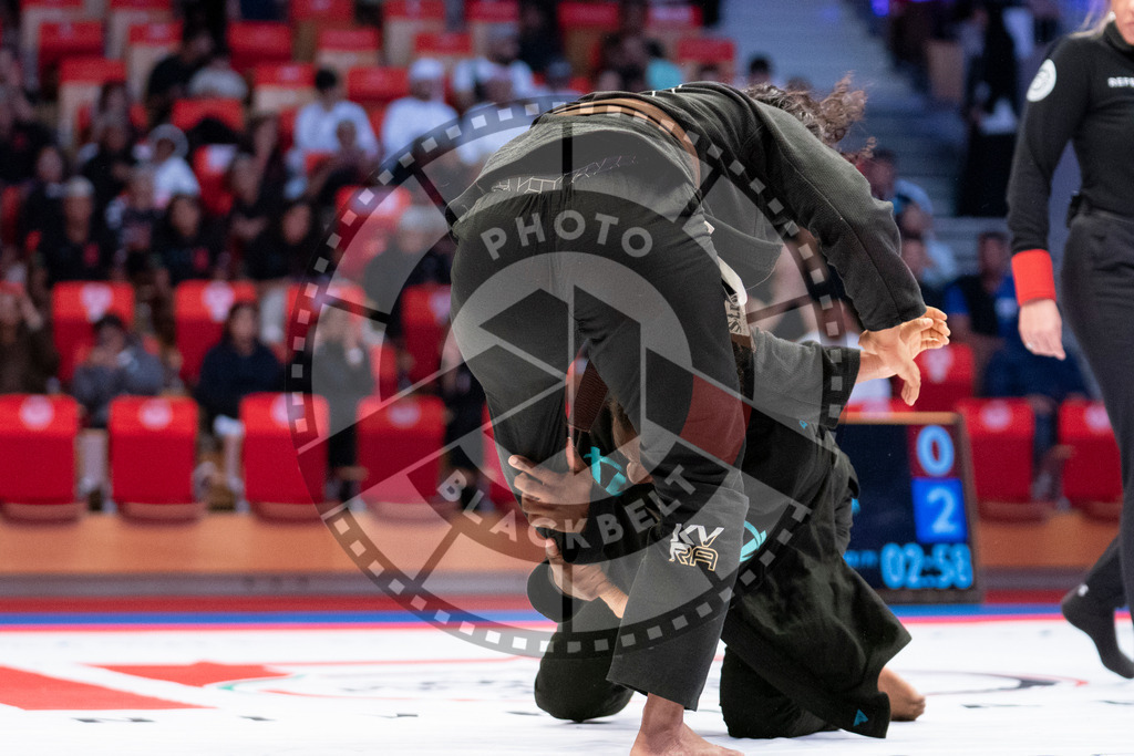 20231108PBB1661 | Fighters compete during the AJP World Professional Championship in the Mubadala Arena in Abu Dhabi, Arab United Emirates, on November 8, 2023.