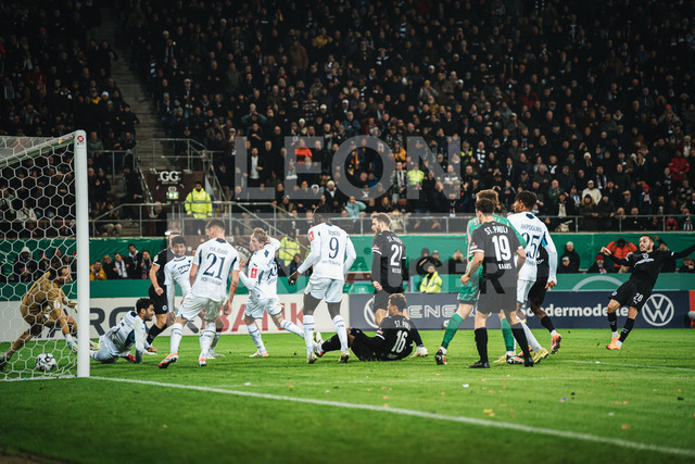 DFB-Pokal: St. Pauli vs. TSG Hoffenheim, 28.10.2025 | HAMBURG, GERMANY - OCTOBER 28: goal, celebration  during the DFB-Pokal match between DFB-Pokal: St. Pauli vs. TSG Hoffenheim at Millerntor-Stadion on round 2 of the DFB-Pokal on October 28, 2025 in Hamburg, Germany. DFL REGULATIONS PROHIBIT ANY USE OF PHOTOGRAPHS AS IMAGE SEQUENCES AND/OR QUASI-VIDEO. - Realisiert mit Pictrs.com