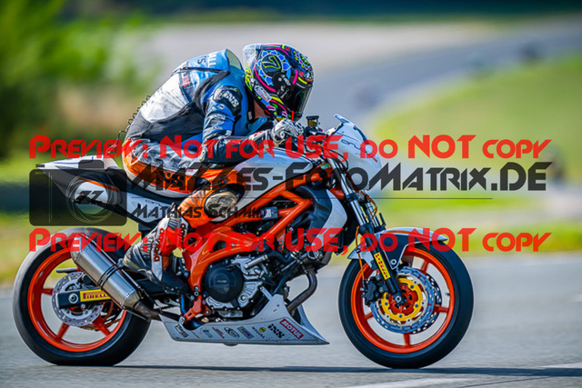 MaZZes_FotoMatrix_220722_9507 | TWIN