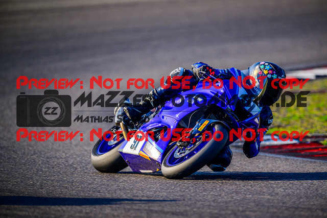 MaZZes_FotoMatrix_240831_6007705_2371 | R7