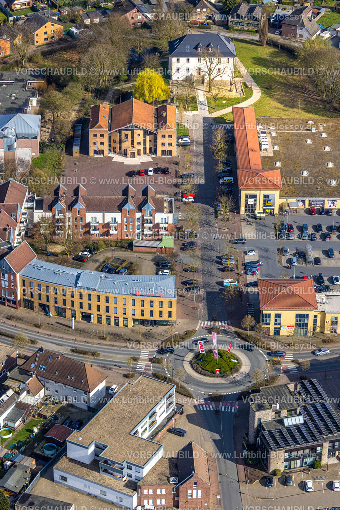 Selm260307043 | Luftbild, Einkaufszentrum Botzlarstraße, Edeka Supermarkt, Sparkasse, evang. Kirche am Markt, Burg Botzlar, Selm, Münsterland, Nordrhein-Westfalen, Deutschland