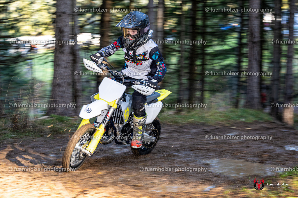 fuernholzer_251026-C1-59-2 | Fotografische Impressionen von der Red Stag Enduro Extreme by fuernholzer-photography.com. Endurosport in Österreich fotografisch festgehalten von fuernholzer. Auftragsfotografie für Private, Gewerbefotos und Industriefotografie. Eventfotografie, Sportfotografie und Motorsportfotografie. Anbieter von Fotoworkshops, Fototraining, fotografischen Vorträgen und Fotoseminaren.