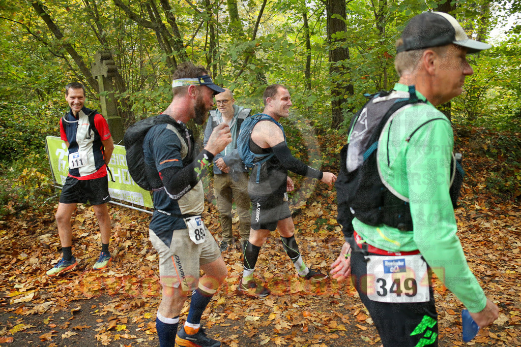 241027_0948_EX1_3378 | Sportfotografie im Rhein-Sieg Kreis, Köln, Bonn, NRW, Rheinland Pfalz, Hessen, etc. Unser Tätigkeitsfeld umfasst den Laufsport vom Volkslauf über den Marathon, Duathlon, Triathon bis zum Ultralauf wie Kölnpfad Ultra oder Schindertrail.