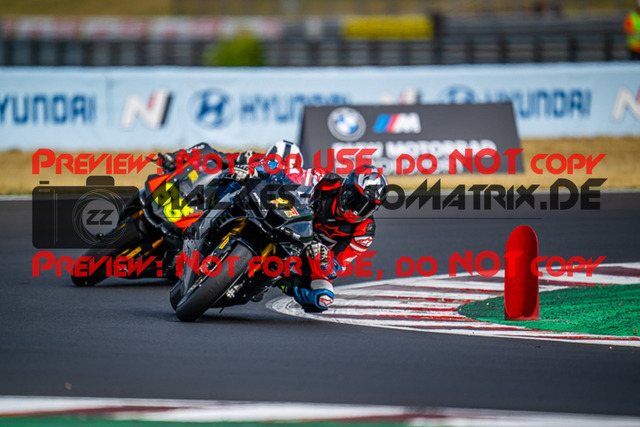 MaZZes_FotoMatrix_220625_2323 | PROSUPERSTOCK