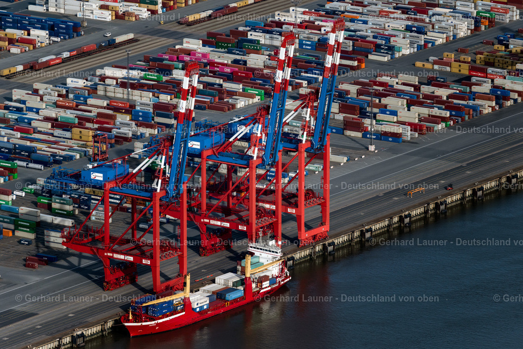 4030529 | BREMERHAVEN 01.06.2020 Containerterminal im Containerhafen des Überseehafen Am Nordhafen in Bremerhaven im Bundesland Bremen. // Container Terminal in the port of the international port Am Nordhafen in Bremerhaven in the state Bremen. Foto: Gerhard Launer