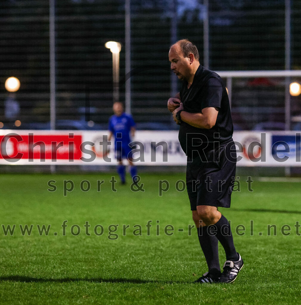 2023-08-01_062_FC_Finsing_gegen_SpVgg_Altenerding | Finsing, Deutschland, 01.08.2023:
Fußball, TOTO Pokal 2023 / 2024, 1. Spieltag, FC Finsing gegen SpVgg Altenerding, Endergebnis: 0:5

Schiedsrichter Florian Felkel

Foto: Christian Riedel / fotografie-riedel.net