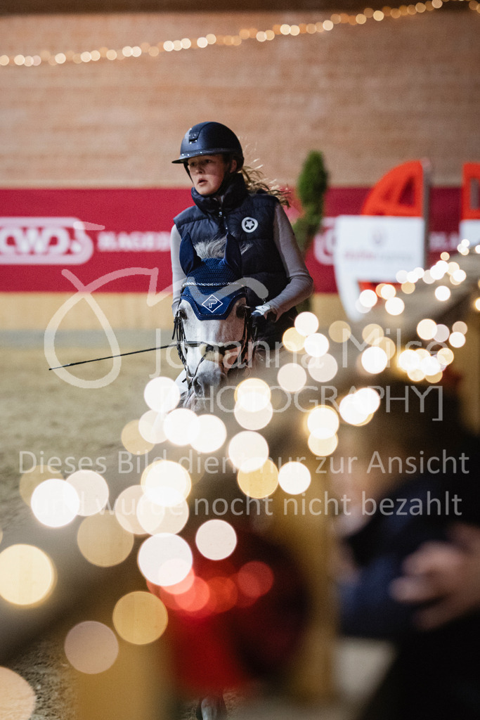 231118_PonyTrophy-238 | Deine schönsten Turniermomente als professionelle Fotos! Entdecke hochwertige Pferdesport-Fotografie im Online-Shop. Jetzt Fotos finden & bestellen!