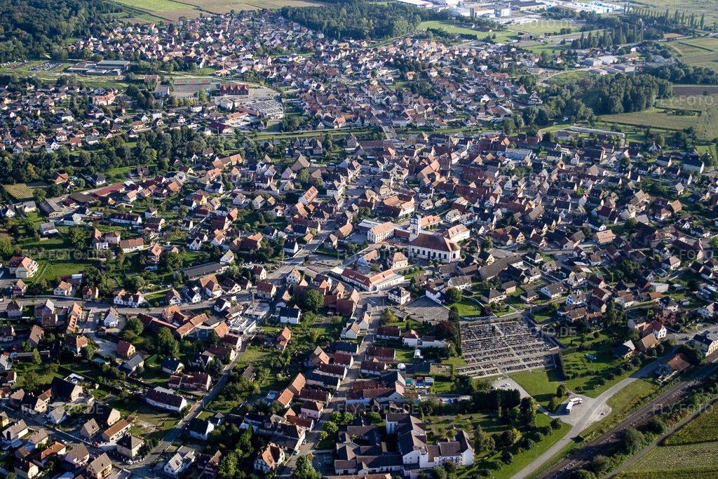 Luftbild: Ortsansicht in Drusenheim im Bundesland Bas-Rhin in Frankreich. Foto: IMG_8123.jpg vom 15.09.2007 durch Werner Riehm/FLY-FOTO.de