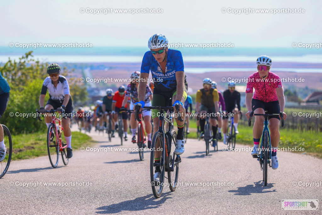 TRA_1067 | Neusiedlersee Radmarathon 2026@sportshot_your_pictrs #yourpictures#roadtowm2029 #nrm #neusiedlerseeradmarathon #neusiedlersee #neusiedlerseetourismus #burgenland #mörbisch #nrm26 #burgenlandtourismus #voglundco #poweredbyburgenlandtourismus #radsport #rad #marathon #ucigranfondo #visitburgenland #ucigranfondoworldseries