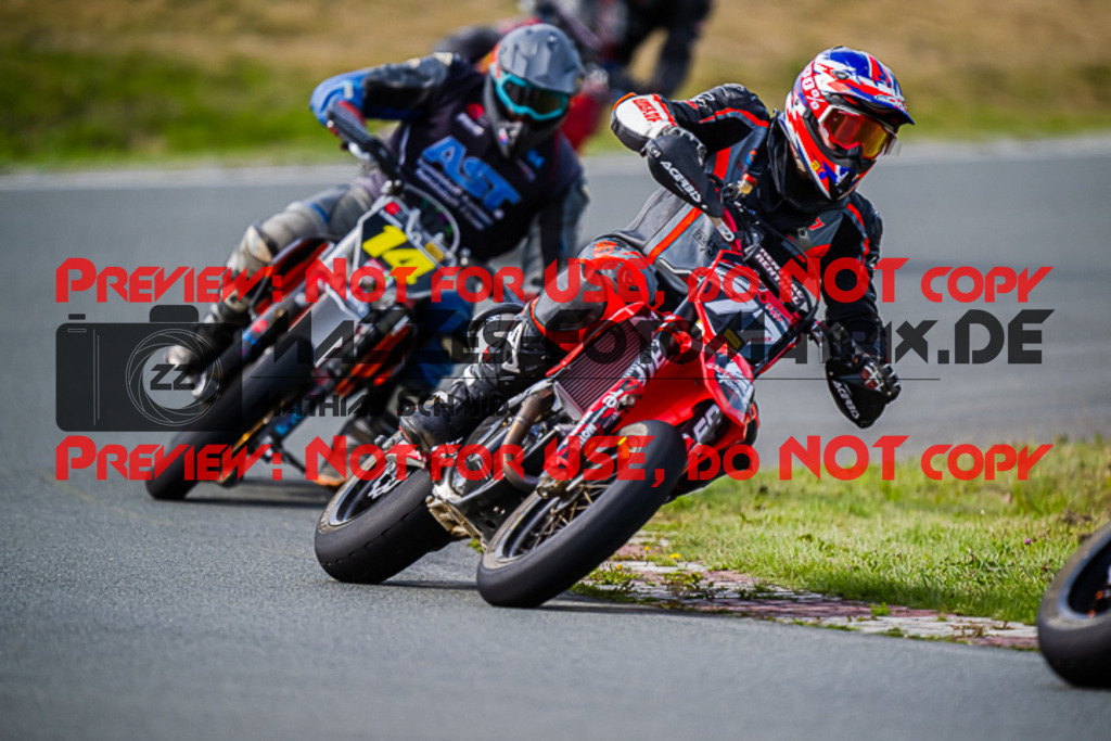 MaZZes_FotoMatrix_220903_3130 | UE40