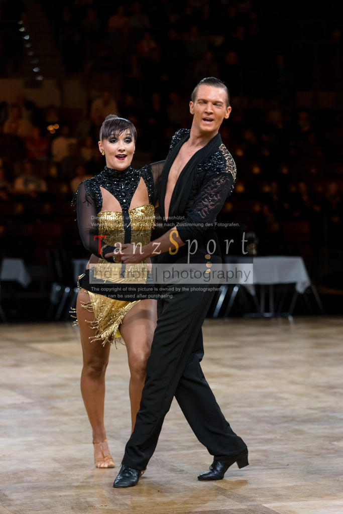 20241109_DM-Formationen_Vorrunde_1117 | Tanzsportbilder, Standardtanz, Lateintanz, WDSF, DTV, LTVB, dancecomp, goc, hessen tanzt, blaues band der spree, walzer, tango, wiener walzer, slowfox, quickstepp, samba, rumba, cha-cha-cha, paso doble. jive, hd-kroft photography, turniertanzsport