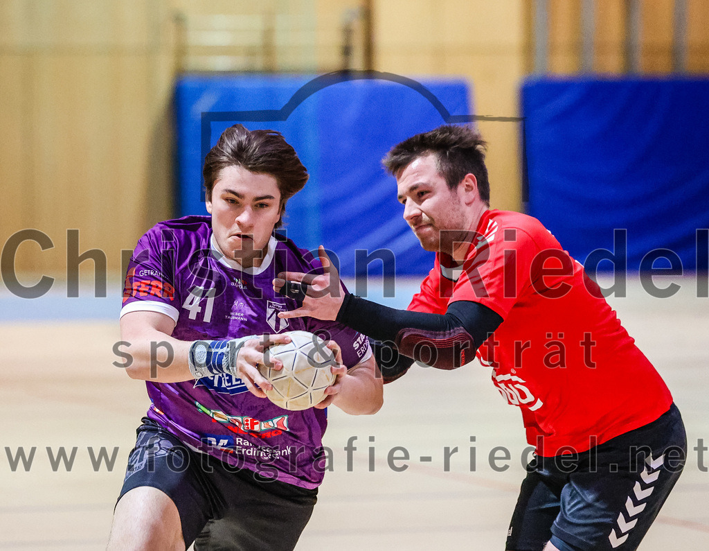 2024-01-27_069_SpVgg_Altenerding_gegen_TV_Altoetting | Erding, Deutschland, 27.01.2024:
Handball, Bezirksoberliga Männer 2023 / 2024, 13. Spieltag, SpVgg Altenerding gegen TV Altötting, Endergebnis: 30:28

Kilian Jödecke (SpVgg Altenerding, #41), Lukas Zwislsperger (TV Altötting, #11)

Foto: Christian Riedel / fotografie-riedel.net