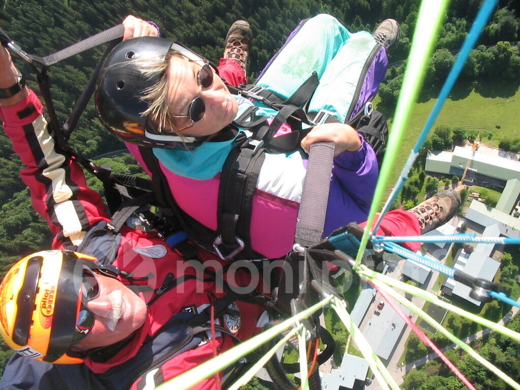 Gleitschirm-Tandem-Sprung | Gleitschirm-Tandem-Sprung vom Jenner in Berchtesgarden - Realisiert mit Pictrs.com