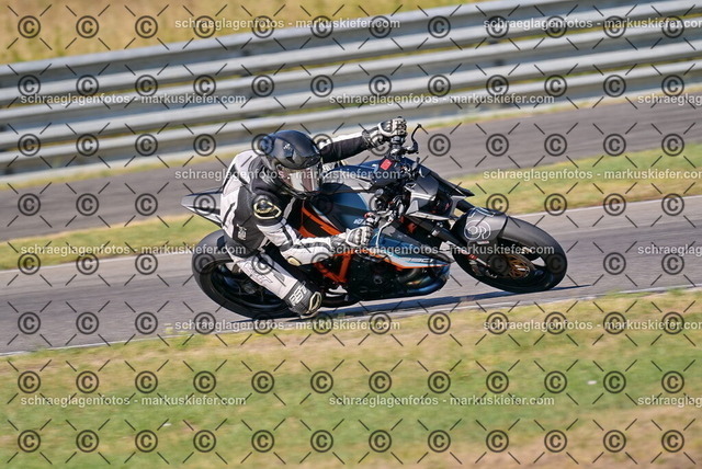 26bt05-0090 | markuskiefer.com - Realisiert mit Pictrs.com