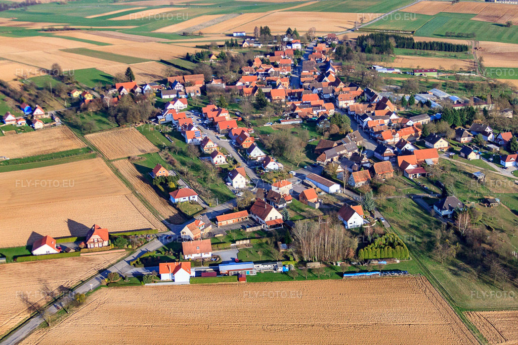Vue aérienne: Vue de la ville depuis l'est à Retschwiller dans le département Bas Rhin, France – .Photo: IMG_38753.jpg prise le 20/03/2011 par Werner Riehm/FLY-FOTO.eu – Résolution de l'original: 4583 x 3055 px