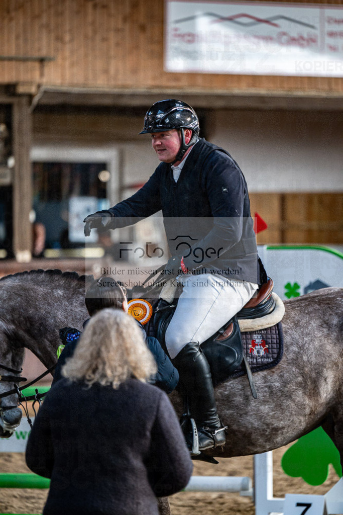 20240308-DOS_2765 | Entdecke hochwertige Reitturnierfotos von Foto Oger. Professionell, emotional und authentisch – jetzt Lieblingsmomente im Shop bestellen.Deutschlandweite Turnierfotografie. - Realisiert mit Pictrs.com